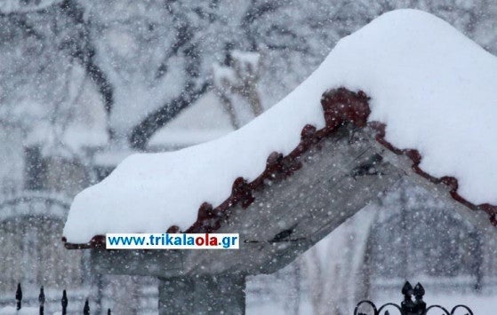 Ιστορική χιονόπτωση στα Τρίκαλα – Μέρες 1987 με 30 πόντους χιόνι (βίντεο)